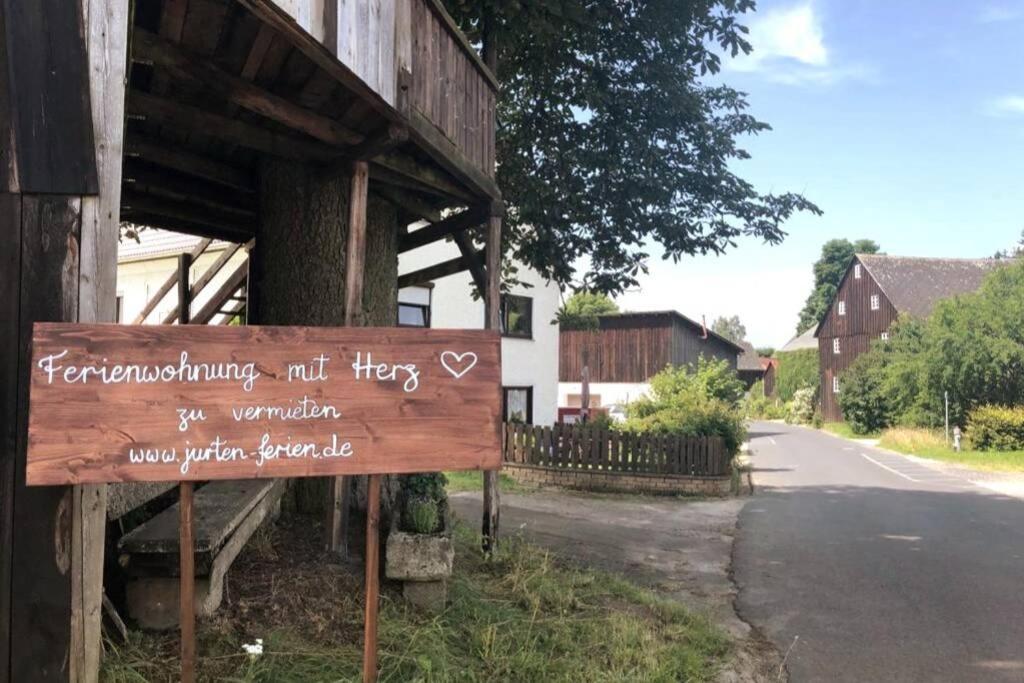 Ruhig Gelegene, Top Moderne Ferienwohnung - Hot Tub Und Sauna Gegen Aufpreis Neuhaus an Der Eger Eksteriør billede