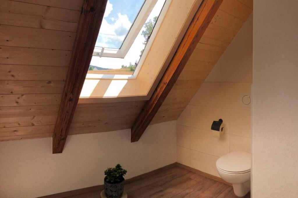 Ruhig Gelegene, Top Moderne Ferienwohnung - Hot Tub Und Sauna Gegen Aufpreis Neuhaus an Der Eger Eksteriør billede