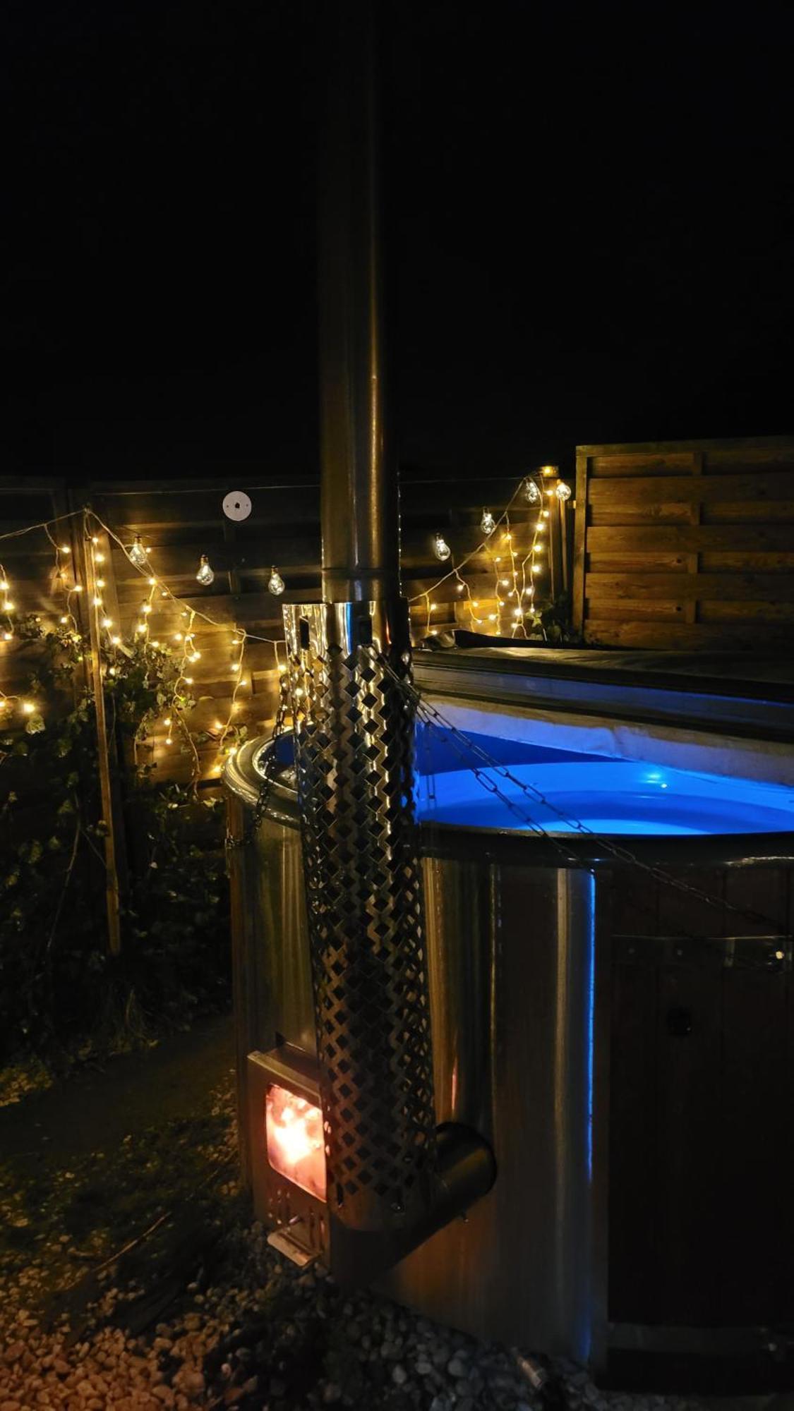 Ruhig Gelegene, Top Moderne Ferienwohnung - Hot Tub Und Sauna Gegen Aufpreis Neuhaus an Der Eger Eksteriør billede